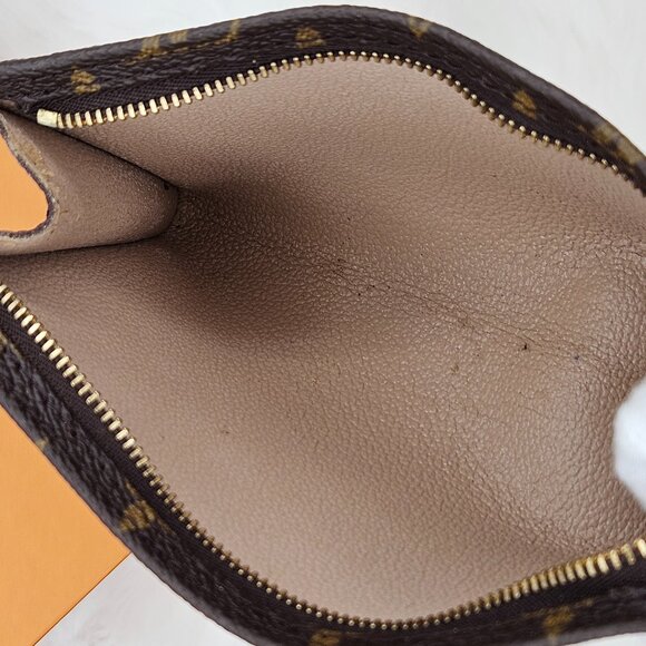 Louis Vuitton Monogram Toiletry Pouch 17 - Picture 13 of 17